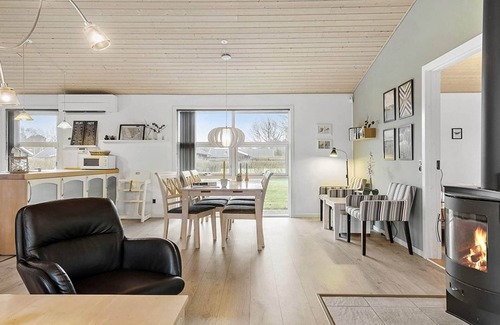 Hou House | 4 star holiday home in Hals