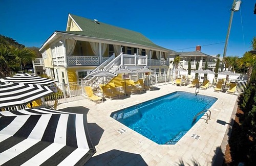 Savannah Beach Hotel | 4-Star Hotel ∙ The Georgianne Inn & Suites