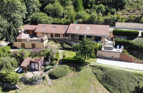 Oderen Villa | 4-star Jonquille gîte for 15 people with swimming pool and spa.
