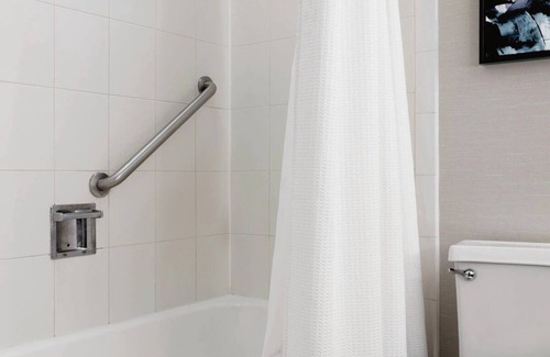 Iselin Hotel | 4 Units, Standard Room with 2 Beds, Delta Hotels by Marriott Woodbridge