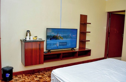 Eldoret Bed & Breakfast | 4 walk to Rupa's Mall, Harleys Suites offer you serene and exclusive stay in Eld