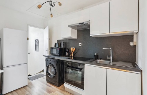 Miroir - Batignolles Apartment | 40 m² Apartment ∙ 1 bedroom ∙ 2 guests