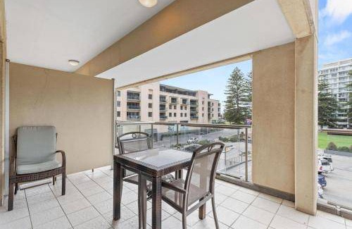 Glenelg Apartment | 40 m² Apartment ∙ 1 bedroom ∙ 2 guests