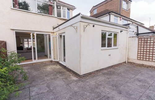 Olton House | 40% Off Monthly, Large House, Free Parking