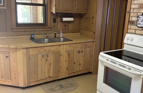 Marenisco Cabin | 400 feet of private frontage on Lake Gogebic. Sleeps 10, 4 bed/2 bath.