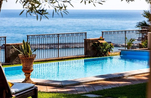Giardini Naxos Villa | 400 m² Villa ∙ 6 bedrooms ∙ 12 guests