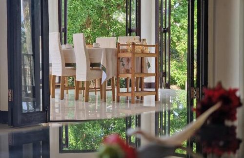 Mae Jo Villa | 400m2 villa - 2,880m2 Land - QLED TV - Veranda