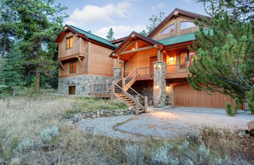 Keystone Other | 402 m² Luxury rental ∙ 5 bedrooms ∙ 14 guests