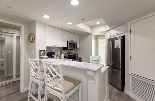 Palmetto Dunes Villa | 407 Barrington Arms: Beachfront Villa. 2 Bedrooms. Palmetto Dunes. Sleeps 7