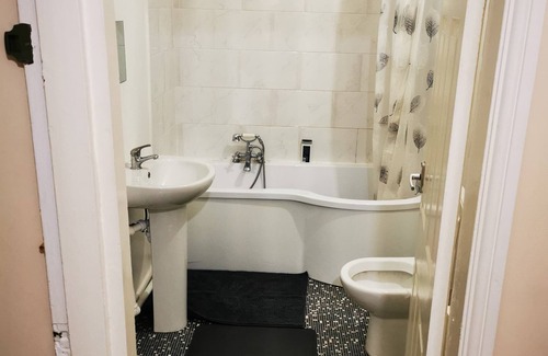 Doncaster House | 41 Buckingham road