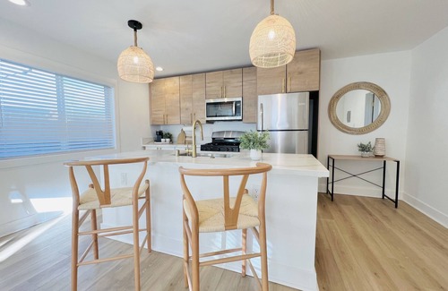 Corridor House | 4169-Quaint, Newly renovated