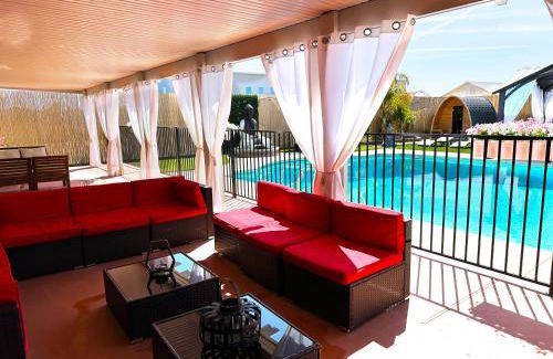 North Las Vegas House | 418 m² House ∙ 8 bedrooms ∙ 16 guests