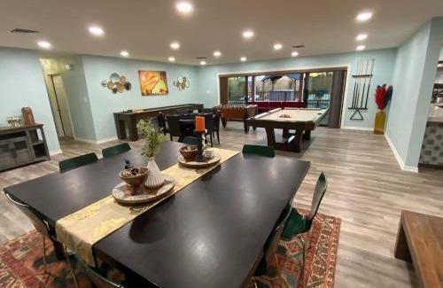 North Las Vegas House | 418 m² House ∙ 8 bedrooms ∙ 16 guests
