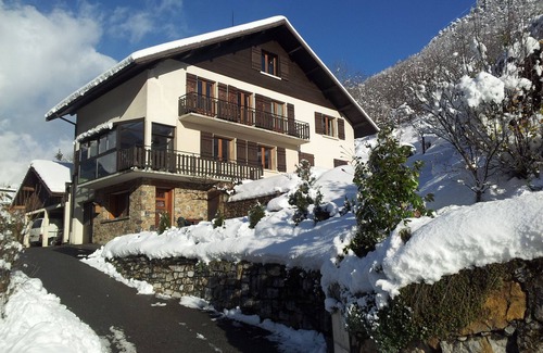 Salins-les-Thermes Apartment | 42 m2 apartment, ideal for a spa treatment in Brides or skiing in the 3 valleys.