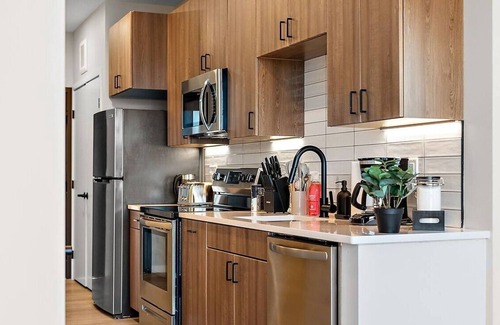 St. Anthony West Apartment | 424 Huck Minneapolis