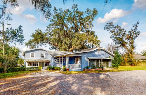 Plant City House | 426 m² House ∙ 8 bedrooms ∙ 22 guests