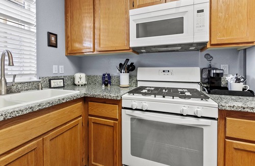 Oceano Condo | 444 Pier Ave. #403: 1 BR, 1 BA in Oceano, Sleeps 2