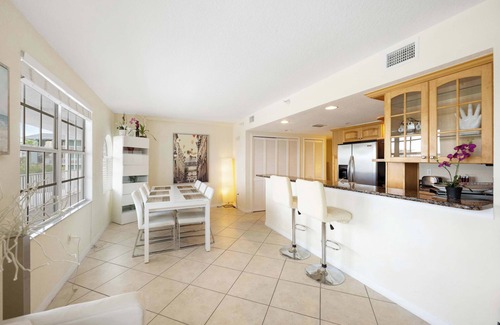 Clearwater Beach Condo | 445 Clearwater Hamden