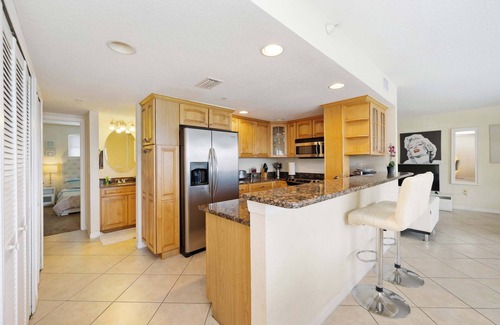 Clearwater Beach Condo | 445 Clearwater Hamden