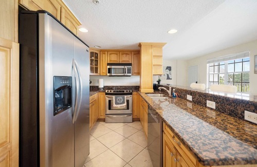 Clearwater Beach Condo | 445 Clearwater Hamden