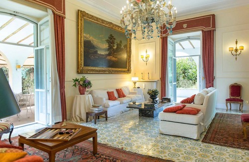 Grottaferrata House | 450 m² Maisonette ∙ 5 bedrooms ∙ 12 guests