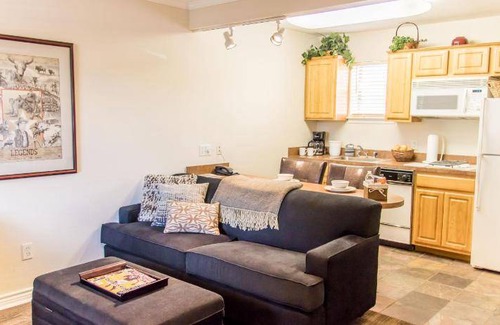 College Station Resort | 46 m² Resort ∙ 127 guests