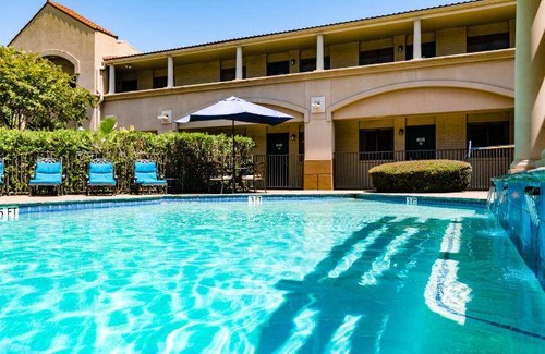 College Station Resort | 46 m² Resort ∙ 127 guests