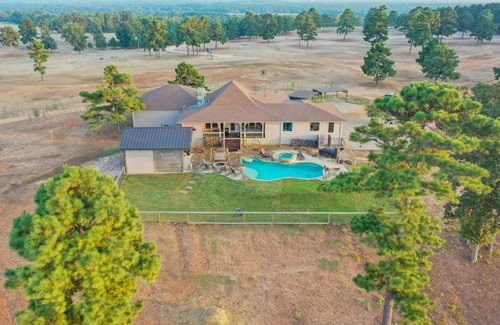 Palestine House | 464 m² House ∙ 5 bedrooms ∙ 22 guests