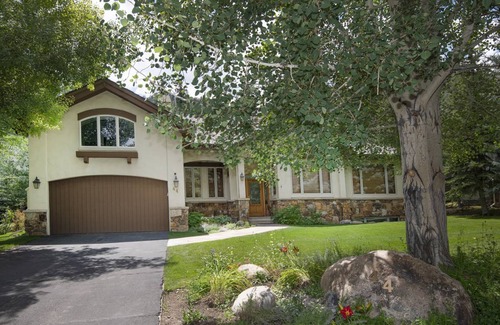 Edwards House | 465 m² House ∙ 6 bedrooms ∙ 14 guests