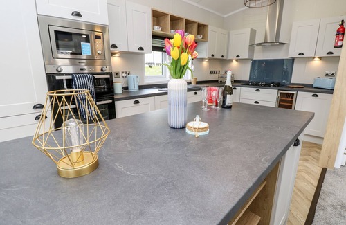 Bembridge Cottage | 48 CROSSWINDS, luxury holiday cottage, with pool in Bembridge