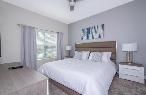 Kissimmee House | 4809AM TOWNHOUSE 4 BEDROOMS & 3 BATHROOMS + POOL