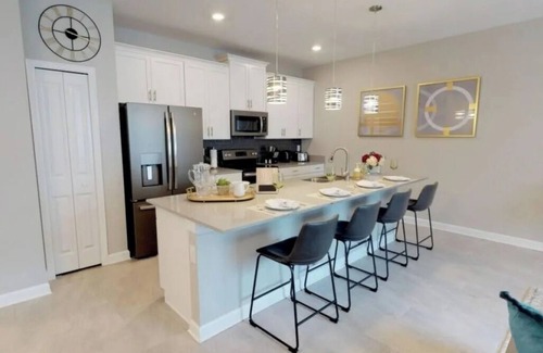 Kissimmee House | 4826 LL - Storey Lake Dream 4BR Pool Home Near Disney