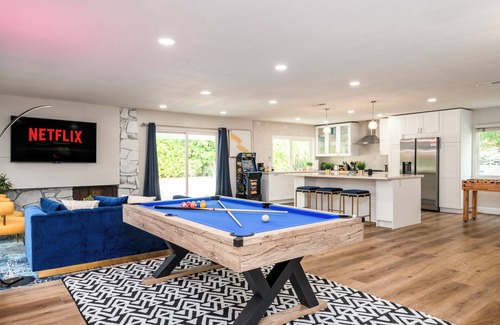 Fullerton House | 4BD Disney Magic Retreat: Arcade + Pool