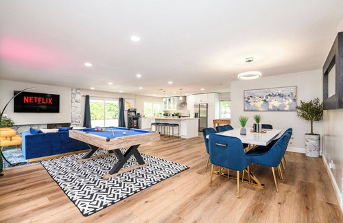Fullerton House | 4BD Disney Magic Retreat: Arcade + Pool