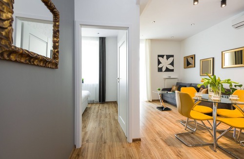Kazimierz Apartment | 4bdr, 4bth - air-con, with extra rooms, excellent location, 155sqm