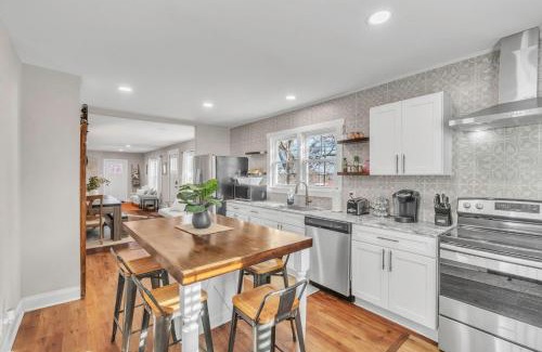 Spartanburg House | 4Bed/3bath- 1 mile to Downtown