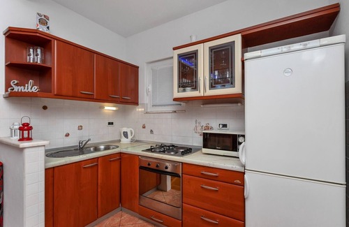 Istok Apartment | 4Bedrooms FreeParking BigBalcony Apt Bugenvilija