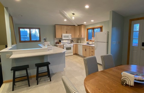 Sturgis House | 4BR/2.5 BA Family friendly get away for lake fun, wedding, reunions, and more!