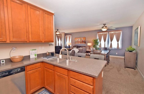 Reno House | 4BR, 20 min to Lake Tahoe & Reno, King Bed, Garage