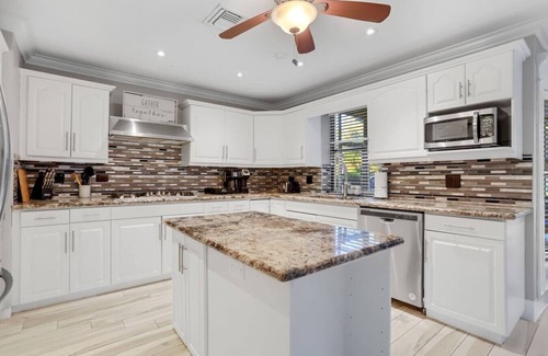 High Point House | 4BR 6BD Pool HotTub Atlantic Ave