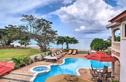 Rio Bueno House | 4br Beachfront Villa WiFi/Pool/Housekeeper/Cook