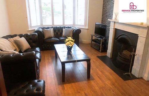 Bedford Apartment | 4BR Bedford-House FREE Parking