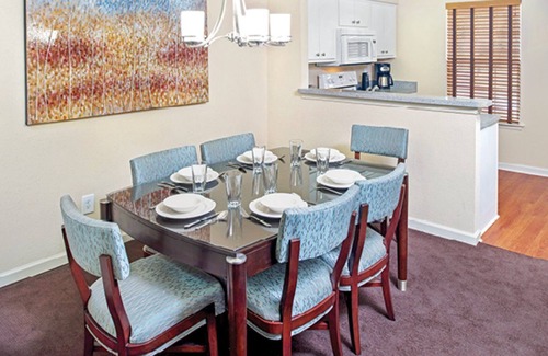 Berkeley Condo | 4BR condo close to parks Sleeps 12 Amenities Pool