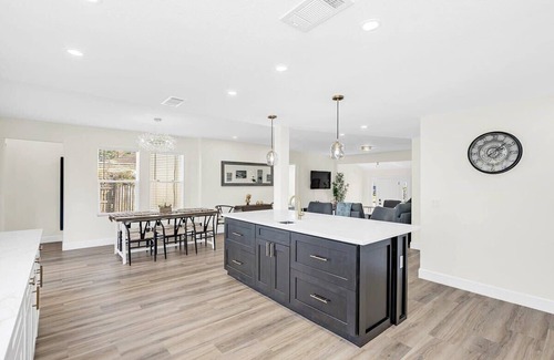 College Park House | 4BR Family Getaway Su