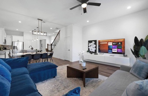 Northside House | 4BR Family Retreat | Close to Downtown&The Heights