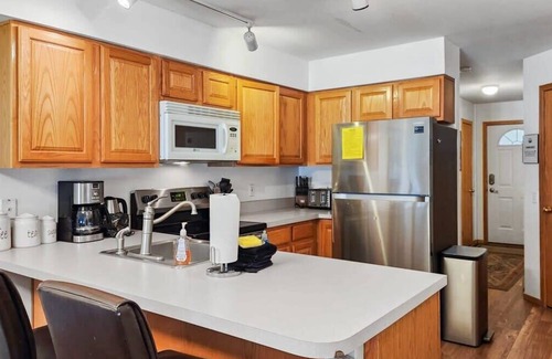 Wildernest House | 4BR Gem w/Great Views & Trail Access