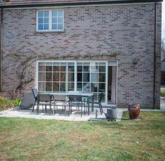 Sint-Michiels House | 4BR Holiday Home with Garden Near Bruges