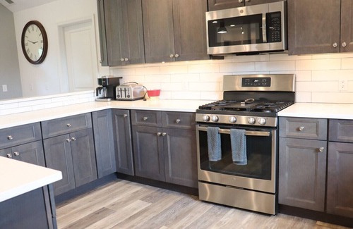 Highland House | 4BR Home in Highland Near Mountain Views and Wedding Venues