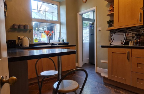 Penmaenmawr Apartment | 4Br Stunning Sea View Escape-near Snowdonia & Coastal Trails