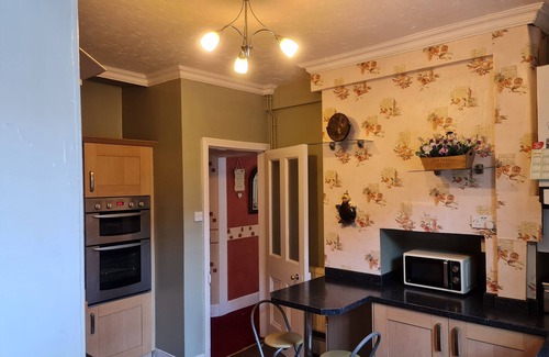 Penmaenmawr Apartment | 4Br Stunning Sea View Escape-near Snowdonia & Coastal Trails